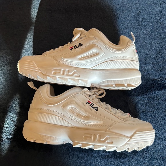 Fila shoes only worn twice! - Picture 2 of 4